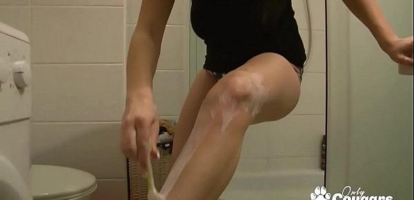  Angela Dabola Shaves Her Sexy Legs